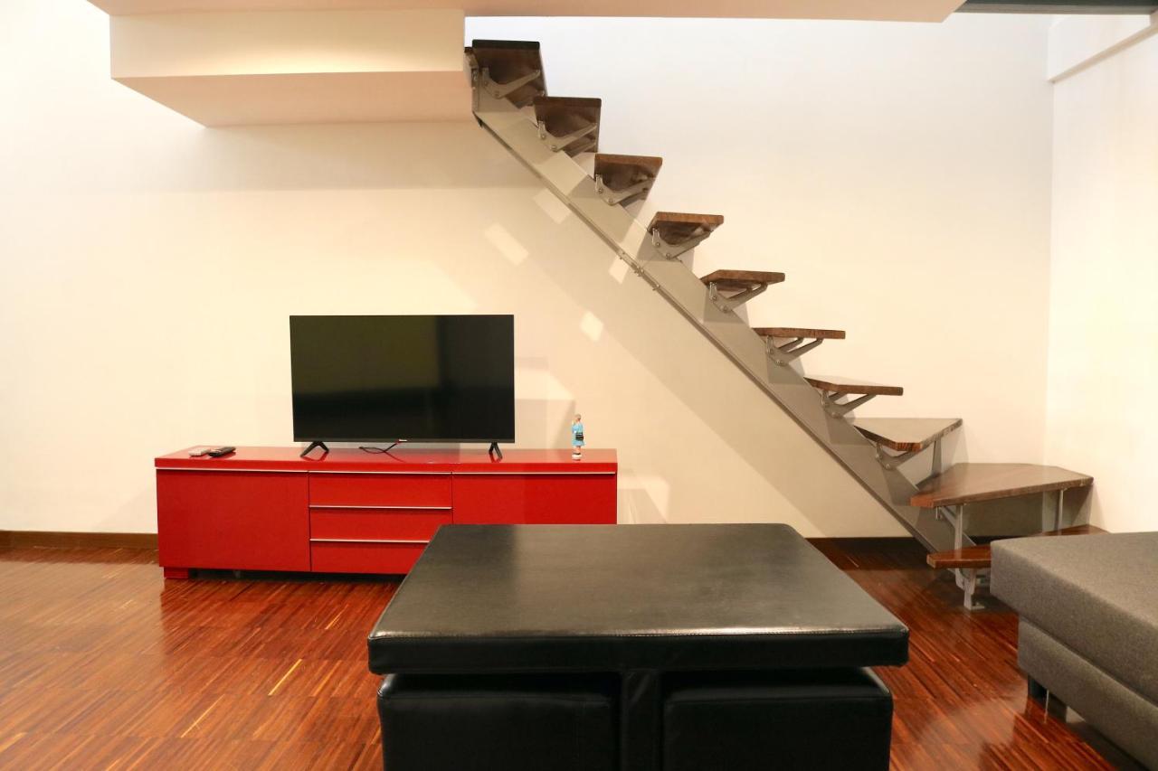 Appartement Cozy & Large Loft Famagosta à Milan Extérieur photo