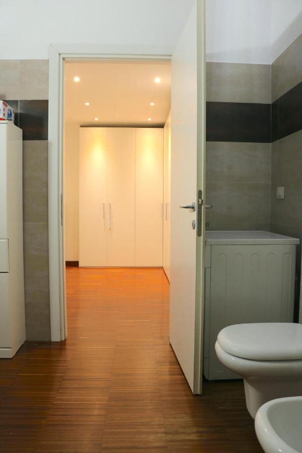 Appartement Cozy & Large Loft Famagosta à Milan Extérieur photo